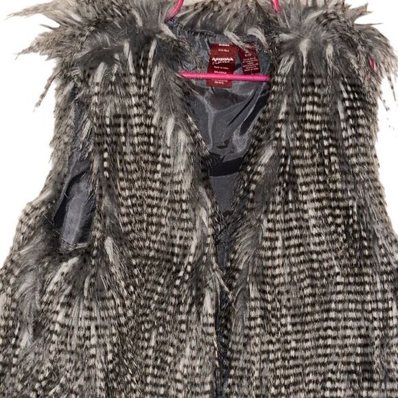 Arizona Jean Company Faux Fur Vest Gray Sleeveless Festival Layering - Picture 2 of 4